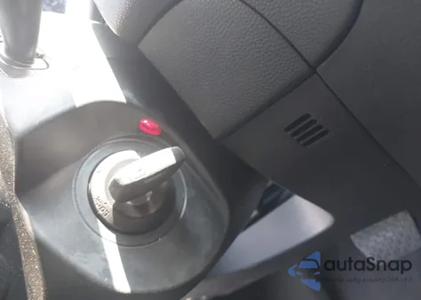 2011 Mazda Mazda3 I Sport z USA, uszkodzony, nr VIN JM1BL1UG2B1361921